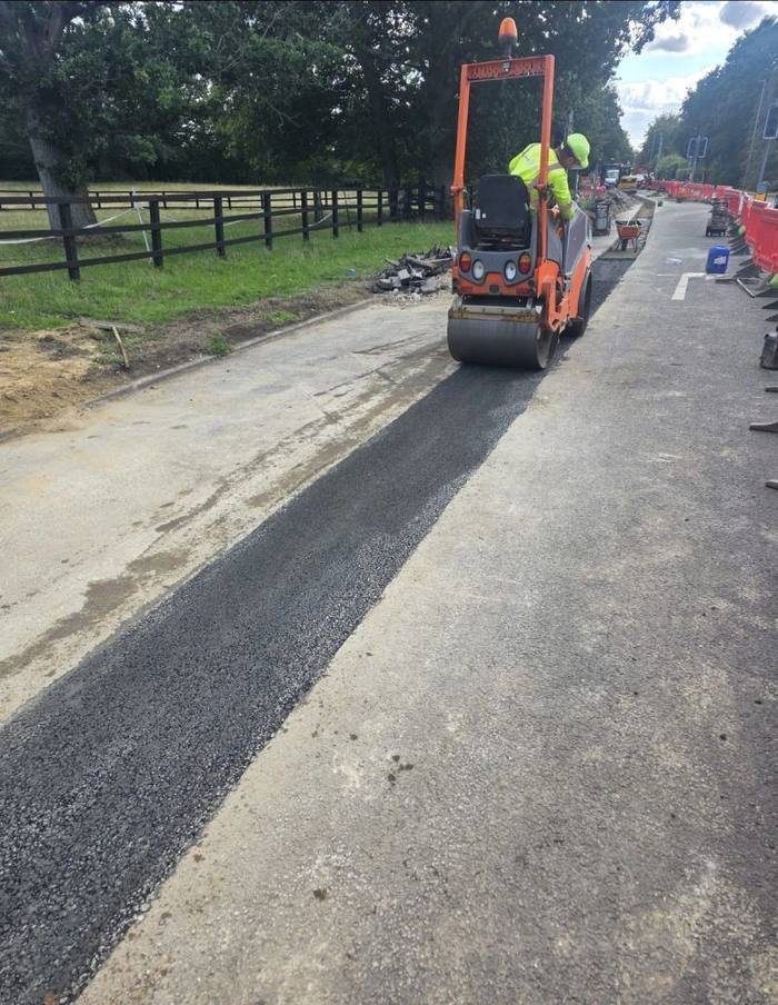 Roller on a carriageway